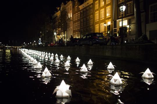 #floating #light #installation #flower #origami •	#Interactive #Installation, #PublicArt, #LightArt, #Light , #interaction, #design, #Lumiere, #floating #light #installation #flower #origami	#Interactive #Installation, #PublicArt, #LightArt, #Light , #interaction, #design, #Lumiere, #Festival,#pocketpark #ArtePubblica #Public #Art, #LightFestival, #Art #Festival, #Luce, #Arte, #Installazione #Interattiva, 
 #光アートインスタレーション
#パブリックアート
#ライトフェスティバル
#対話型インストール
#installation d'art lumière
#Art public
#festival de la lumière
#installation interactive
#光技术安装
#公共艺术
#灯光节
#交互式安装
تركيب فن الضوءالفن العاممهرجان ضوءتركيب التفاعلية
#Lichtkunstinstallations 
#Kunst im öffentlichen Raum
#Licht-Festival
#interaktive Installation
#instalación de arte de la luz
#Arte público
#Festival de la luz
#instalación interactiva

#floatinglights #lightingart #lightinstallation #floatinggarden #floatingflowers #floatingpark #lightfestival #riverandcanal #grandunioncanal #amsterdam #explore_waterways #canals #rivers #waterways #grandunioncanal #amsterdam
#Festival, #ArtePubblica #Public #Art, #LightFestival, #Art #Festival, #Luce, #Arte, #Installazione #Interattiva, 
 #光アートインスタレーション
#パブリックアート
#ライトフェスティバル
#対話型インストール
#installation d'art lumière
#Art public
#festival de la lumière
#installation interactive
#光技术安装
#公共艺术
#灯光节
#交互式安装
تركيب فن الضوءالفن العاممهرجان ضوءتركيب التفاعلية
#Lichtkunstinstallations 
#Kunst im öffentlichen Raum
#Licht-Festival
#interaktive Installation
#instalación de arte de la luz
#Arte público
#Festival de la luz
#instalación interactiva
